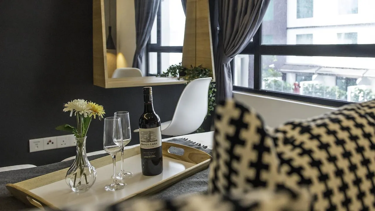 Suasana Private Suites By Subhome Johor Bahru 0*,